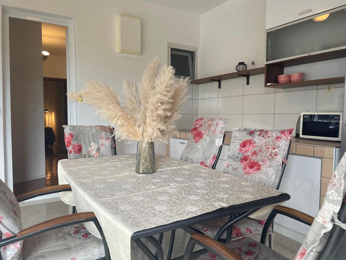 Apartments Iva 파코스탄 외부 사진